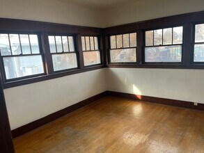 Building Photo - 1619 4th St S
