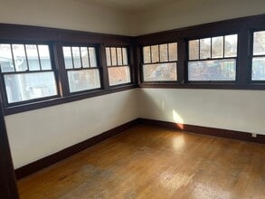 Building Photo - 1619 4th St S