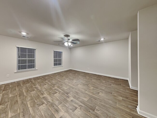 Building Photo - 96 Salers Ln