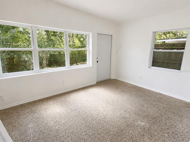 Foto del edificio - 1607 Dauphin Ln