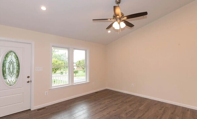 Foto del edificio - 101 Woody Brown Rd