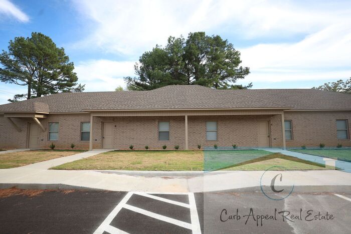 Foto principal - Luxury 2 bed 1 bath apartment - brand new construction!! Washer, dryer and utilities included!!