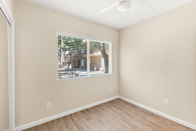 Foto del interior - School Circle Apartments - Riverside, CA