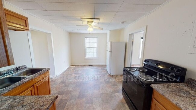 Foto del edificio - 359 Carney St