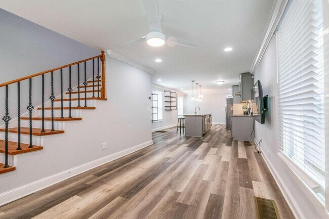 Foto del edificio - 677 Ira St SW