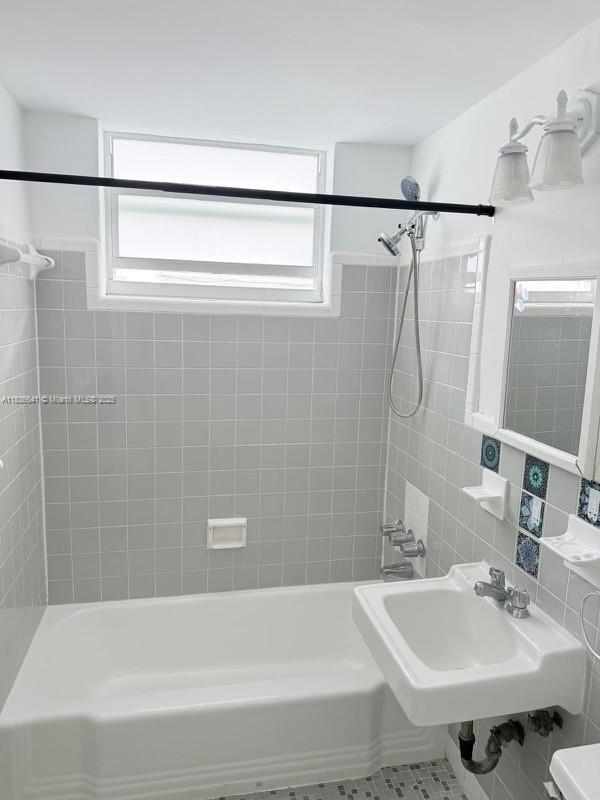 Foto del edificio - 620 76th St