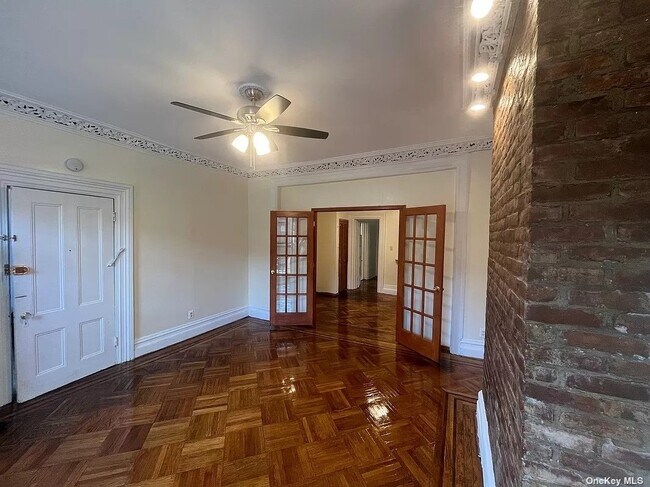 Building Photo - 243 Clifton Pl