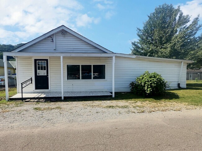 Building Photo - 3216 E 51st St