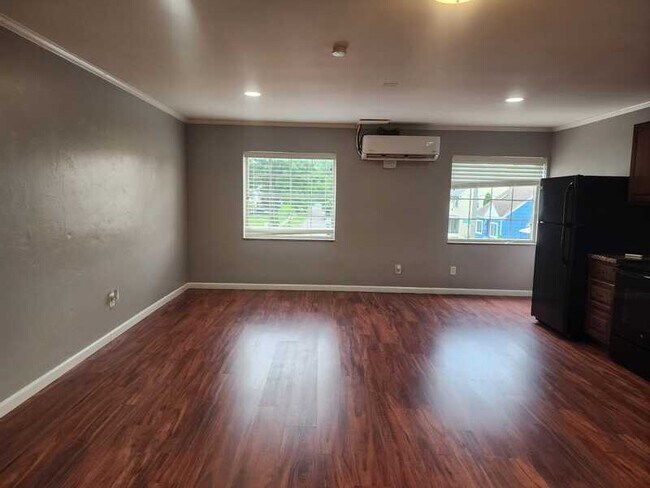 Foto del edificio - 2854 W Sylvania Ave