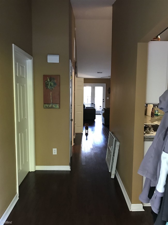 Building Photo - 279 Saluda Woods Pl