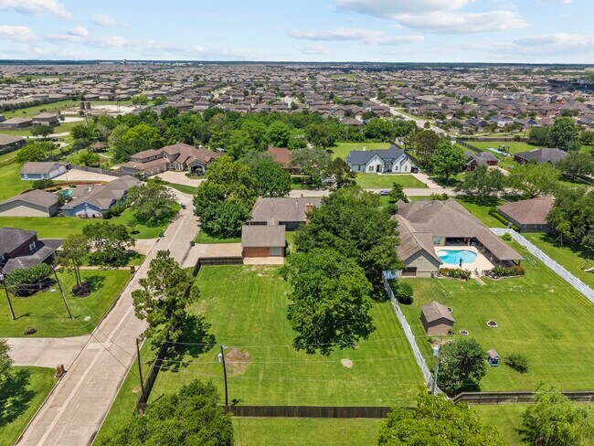 Foto del edificio - 616 Westwood Cir