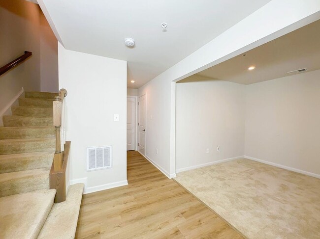 Building Photo - 72 Caswell Dr