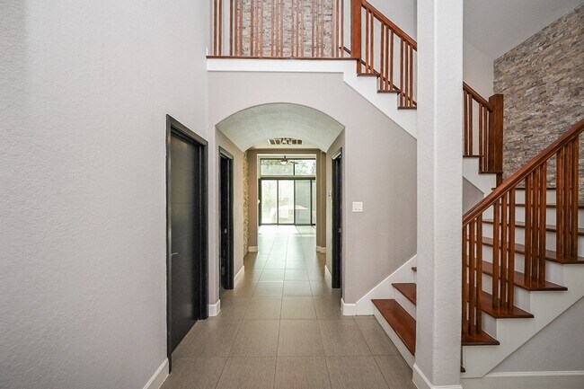 Building Photo - 146 Rocky Point Dr