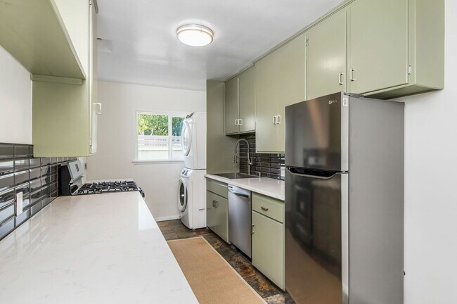 Foto del edificio - 2115 Ocean Park Blvd