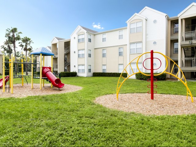 Building Photo - The Point at Naples