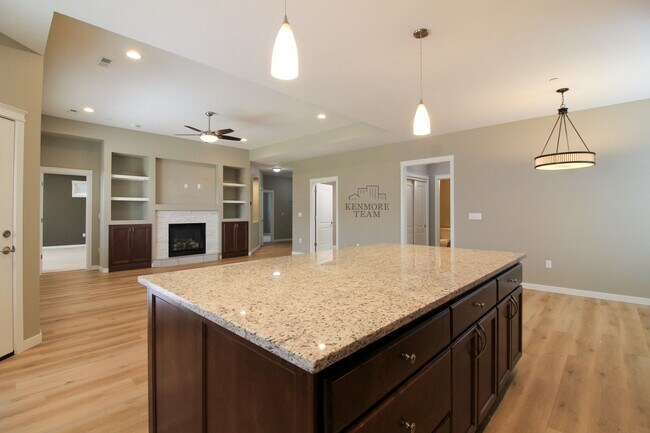 Foto del edificio - 3 Bedroom, 2.5 Bath + an Office Home in Richland