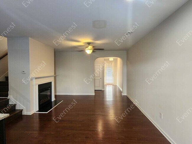 Building Photo - 5005 Longview Walk