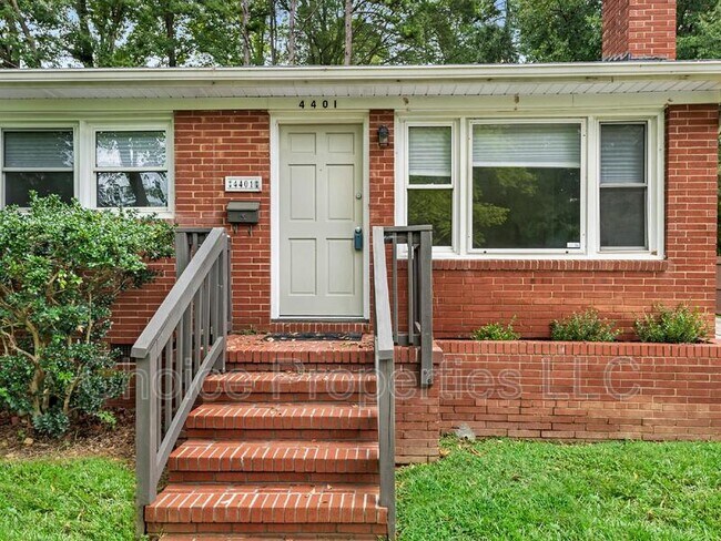 Building Photo - 4401 Holbrook Dr