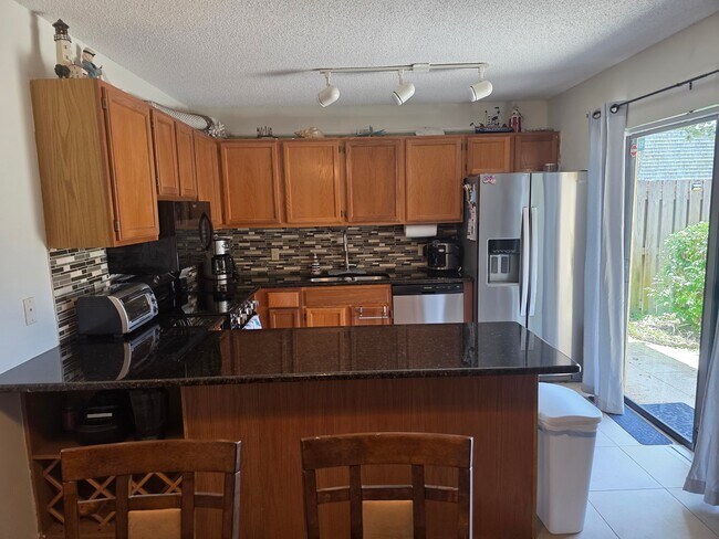 Foto del edificio - 370 E Waverly Pl