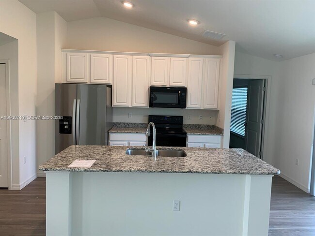 Foto del edificio - 2217 SW Halissee St