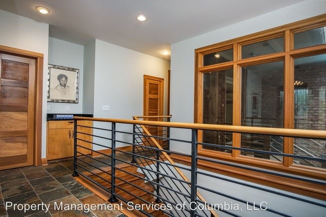 Building Photo - 100 Sunningdale Dr