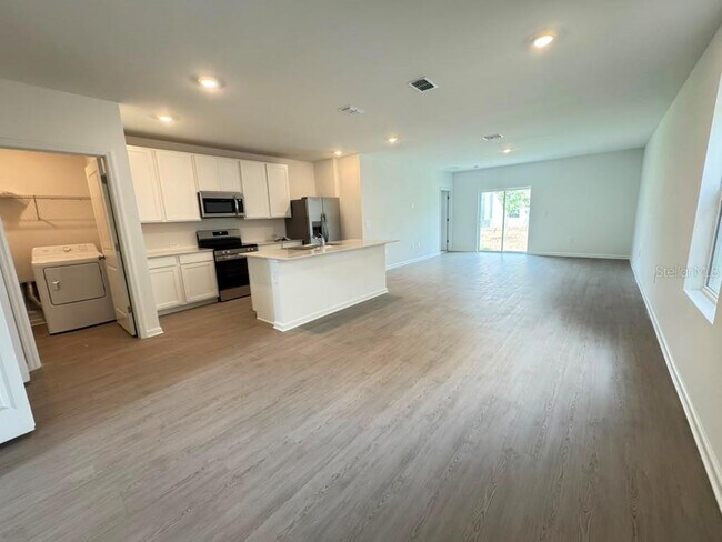 Foto del edificio - 6216 Botticella Blvd