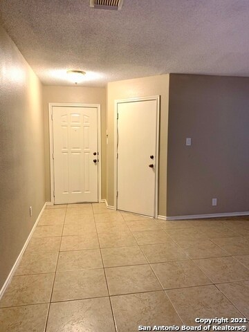 Foto del edificio - 6110 Border Trail Dr