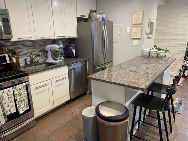 Foto del edificio - 665 W Melrose St