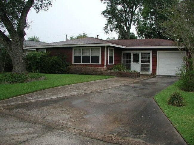 Building Photo - 1523 Mustang Avenue