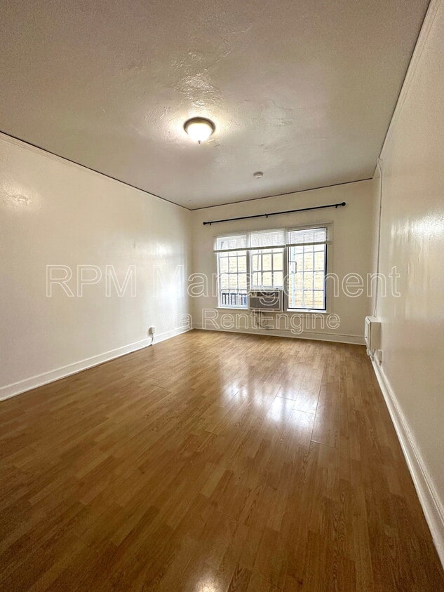 Primary Photo - 1825 Ivar Ave
