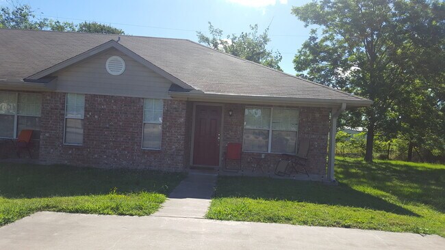 Foto del edificio - 360 Anderson Rd