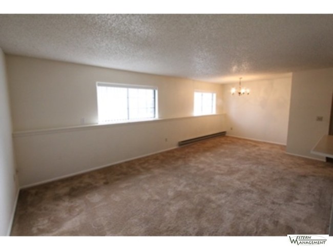 Building Photo - Spacious 2-Bedroom, 1-Bath Apartment for R...