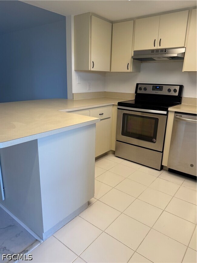 Foto del edificio - 642 SE 13th Pl