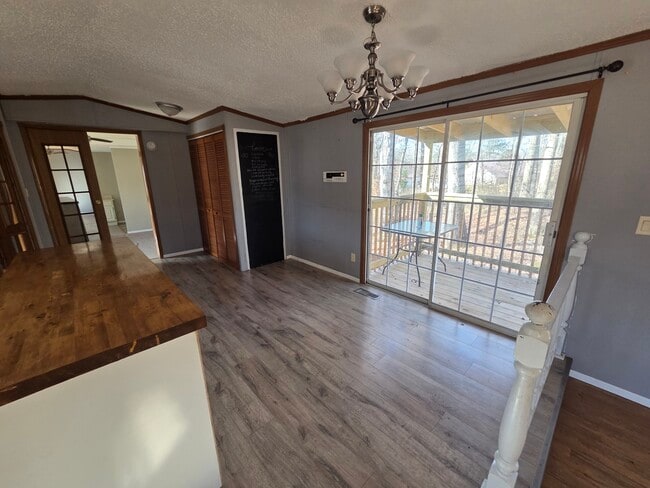 Foto del edificio - 695 Barren Hollow Rd