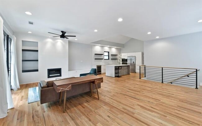 Building Photo - 632 Boulevard NE