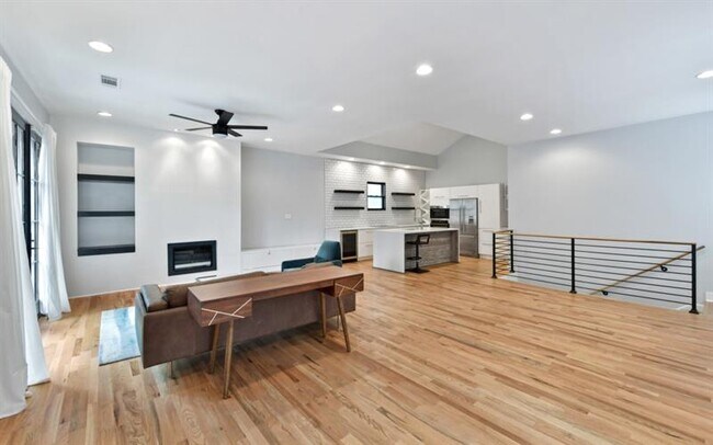Foto del edificio - 632 Boulevard NE