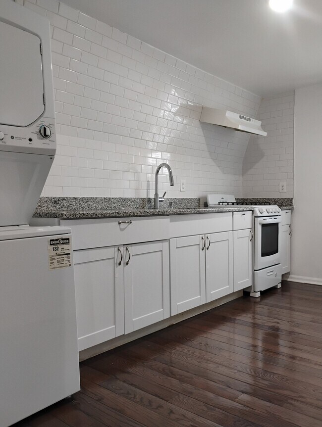 Building Photo - 497 Tremont Ave