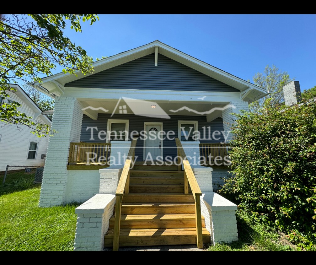 Primary Photo - NEWLY RENOVATED with HISTORIC CHARM 2 bed/...