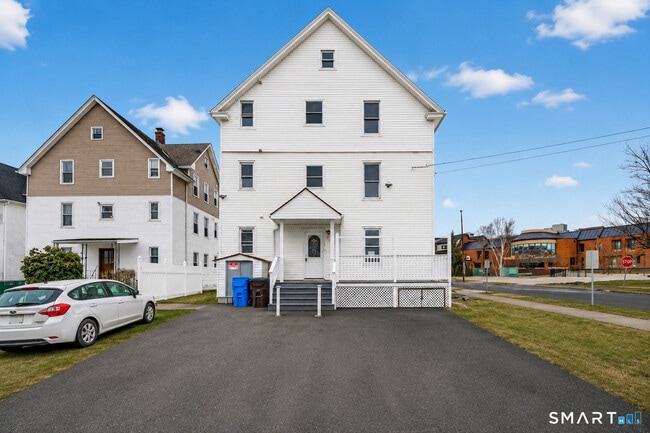 Building Photo - 168 Black Rock Ave