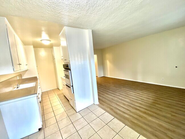 Foto del edificio - 1579 Chestnut Ave