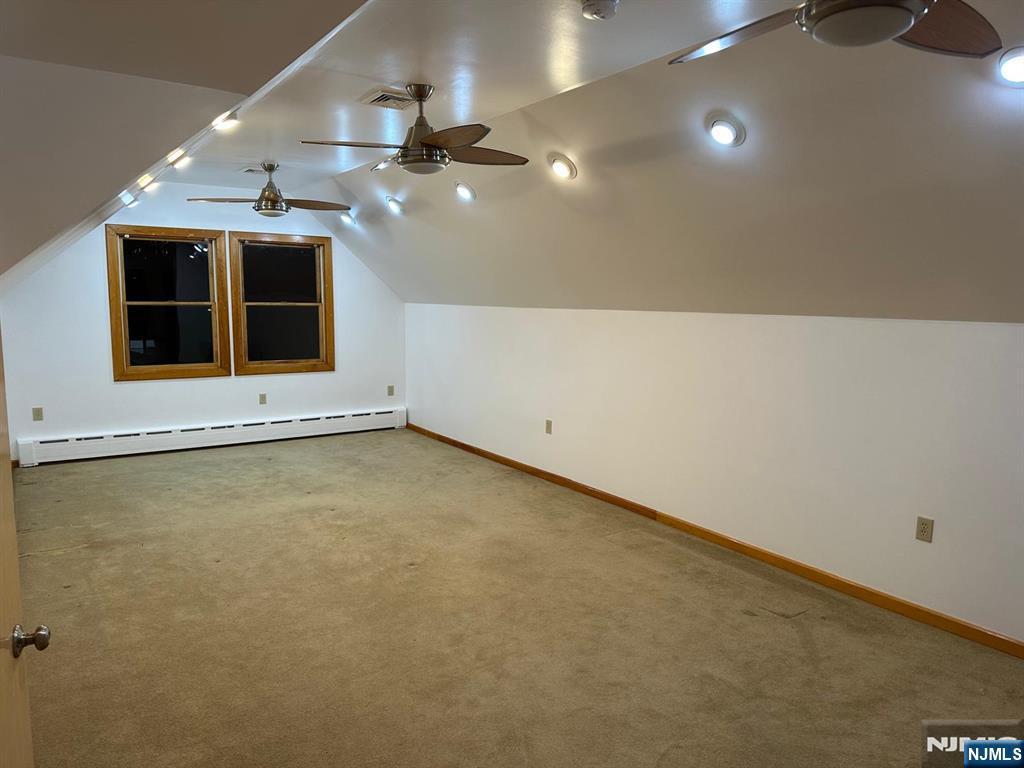 Foto principal - 160 E 6th St
