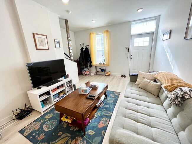 1st floor - 1625 N Philip St