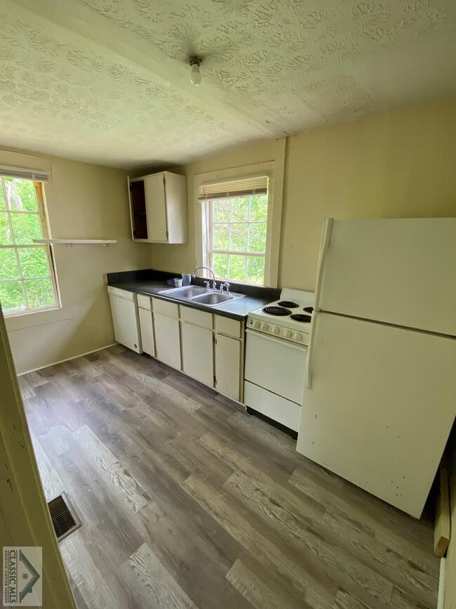 Building Photo - 341 Glenhaven Ave