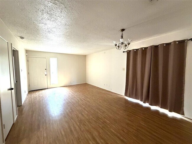 Foto del edificio - 421 Live Oak St