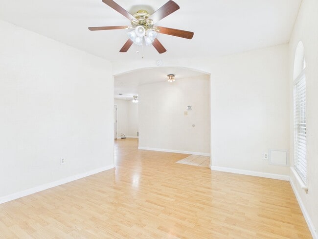 Building Photo - 4663 SE Brighton Dr