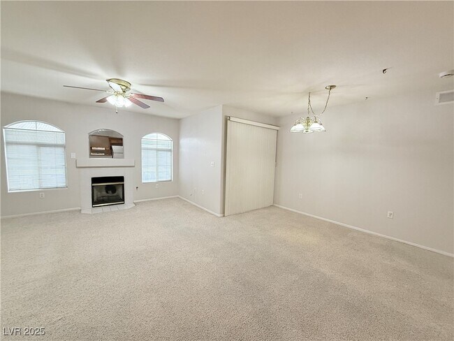 Foto del edificio - 4555 E Sahara Ave