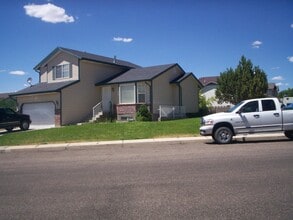 Building Photo - 461 E Cobblecreek Dr
