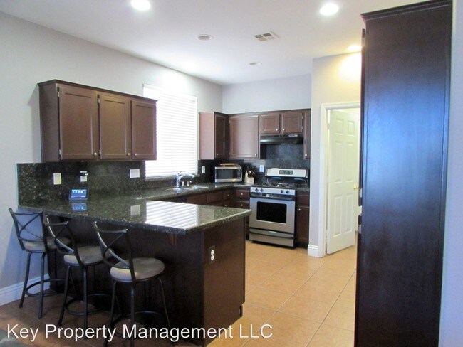 Foto del edificio - 224 Evergreen Summit Ave