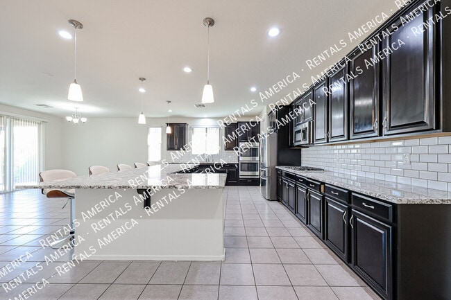 Building Photo - 15734 W McKinley St