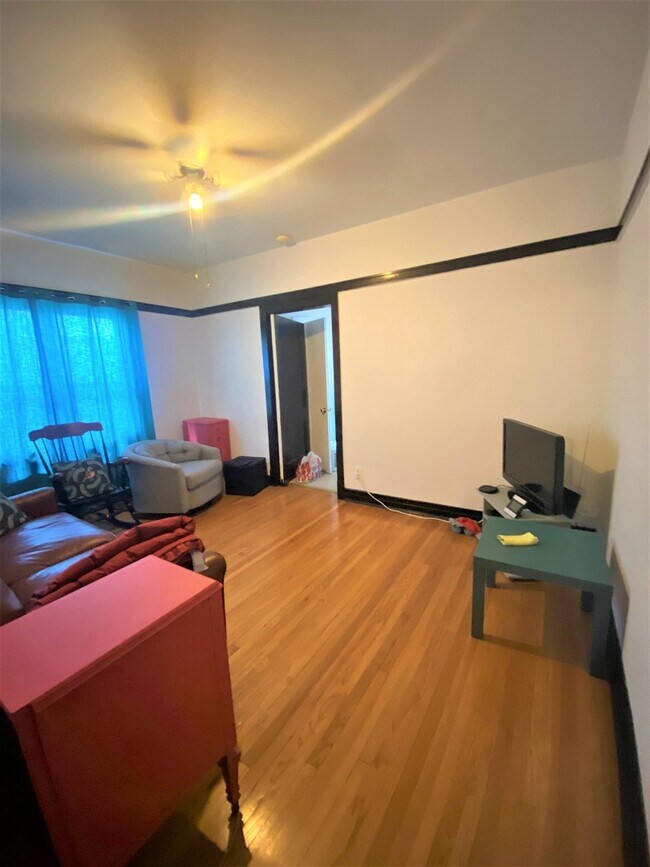 Foto del edificio - 1853 W Berenice Ave